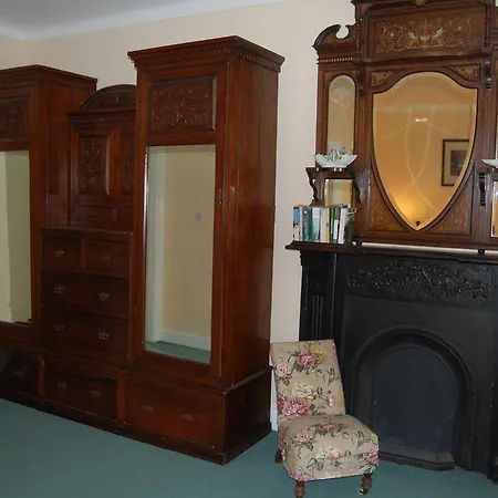 Ardtarmon House 3*